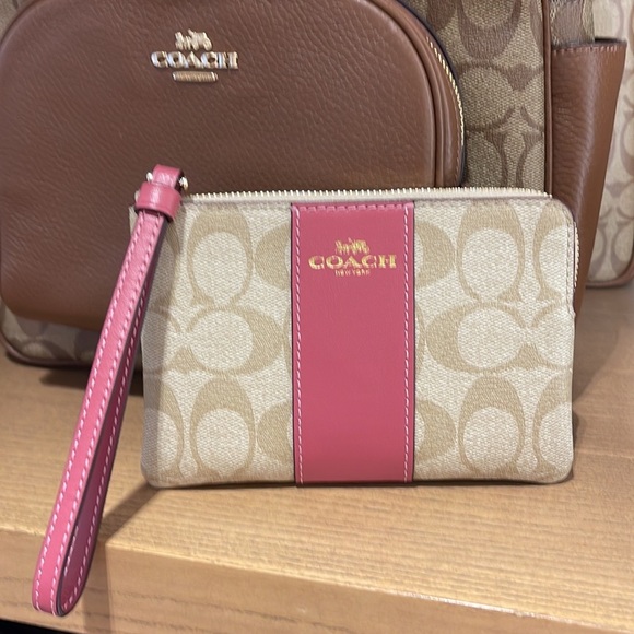 Coach Corner Zip Wristlet In Signature Canvas IM/Khaki Multi /Rouge - Picture 12 of 16